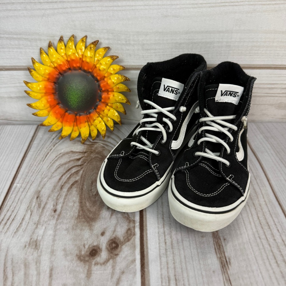 Vans Sk8-Hi Black & White Kids Sneakers‎ High Top Shoes Size US Missy 2